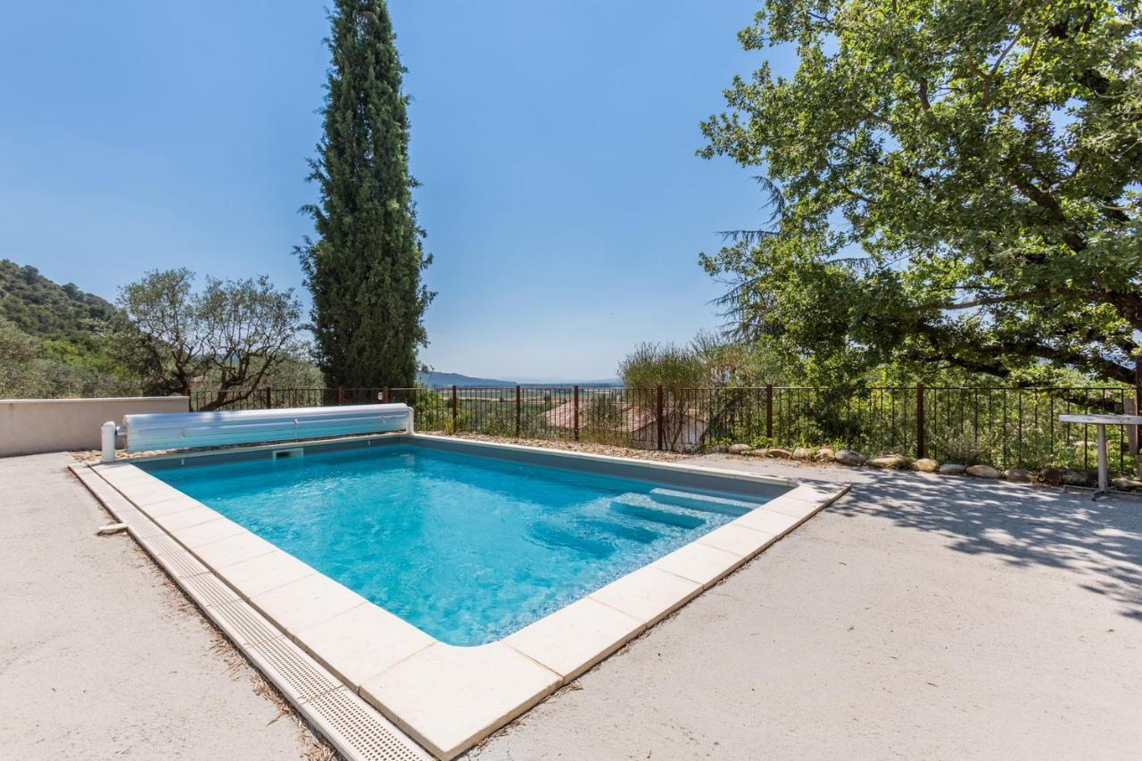 Le Charme D'un Pigeonnier Provencal Avec Piscine *