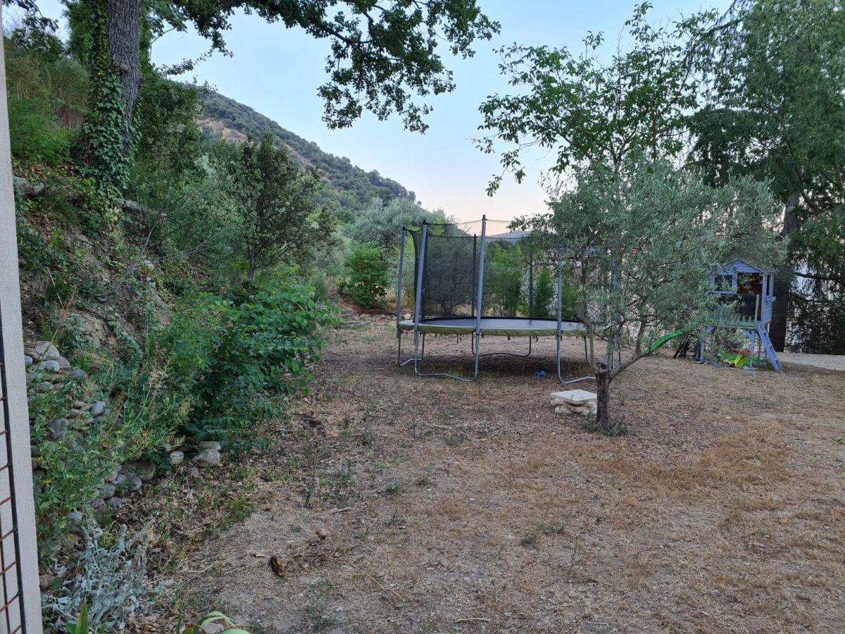 Le Charme D'un Pigeonnier Provencal Avec Piscine